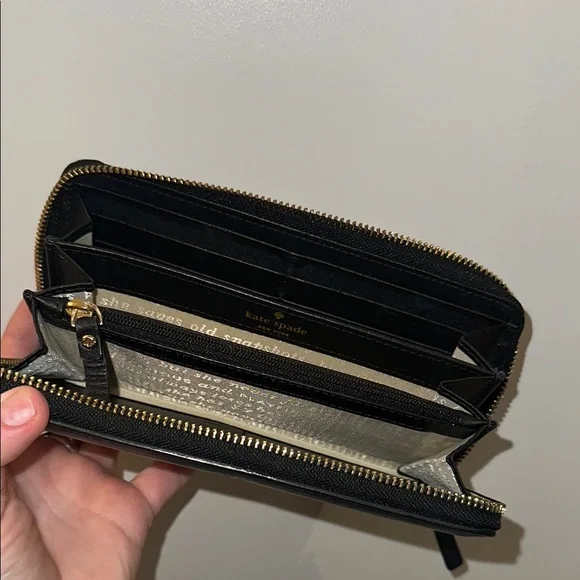 Kate Spade Morgan Color blocked Zip-around Continental  Black and Cream Wallet - Picture 4 of 4